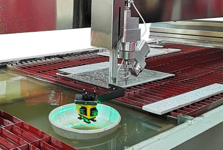 5 Axis Waterjet Cutting
